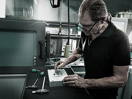 Отвертка шестигранная WERA 454 HF с поперечной ручкой, 4x150 мм, WE-023339